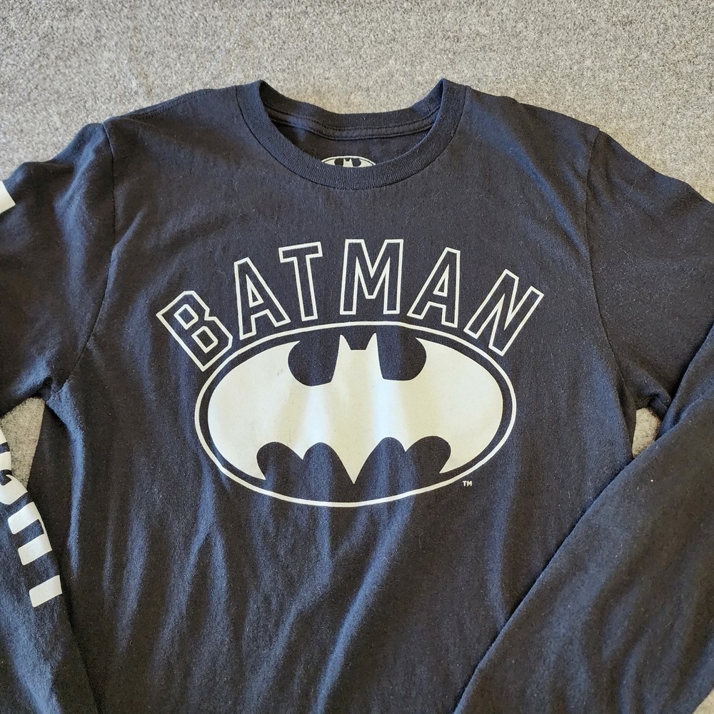 Batman Dark Knight Long Sleeve Shirt Youth Small Black DC Comics Graphic Tee